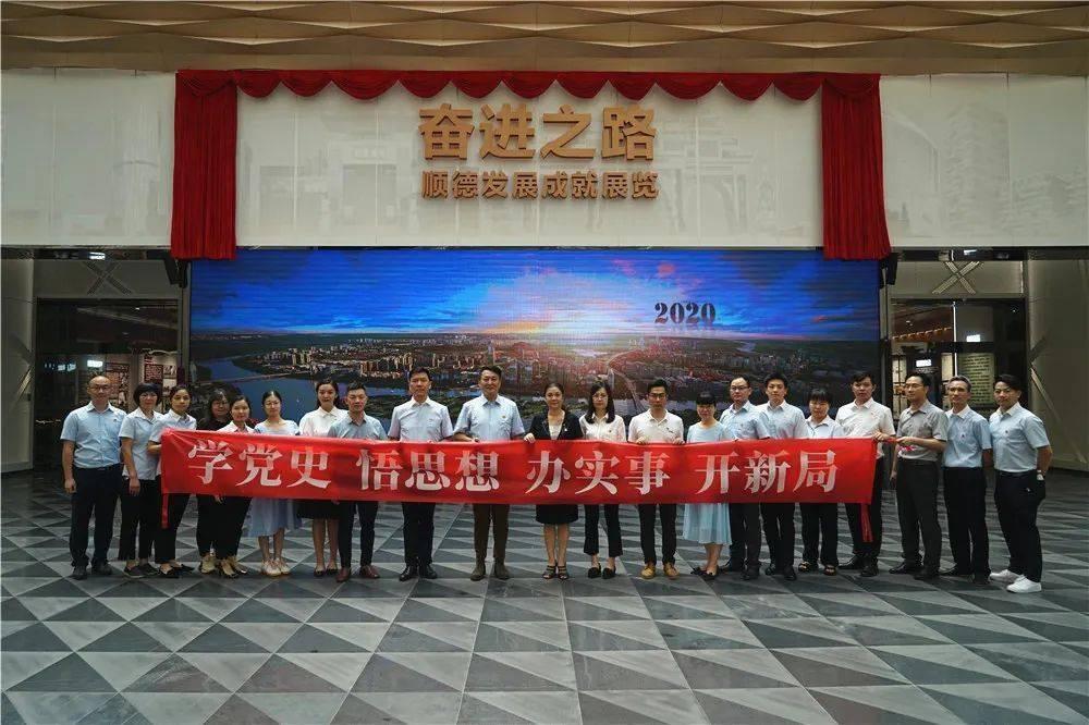 简爱的主要内容英文版60字-解答疑问,分享知识